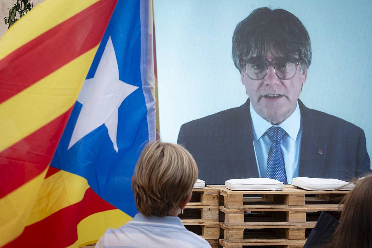 Carles Puigdemont, Junts per Catalunyako burua, uztailean egindako agerraldi batean. DAVID BORRAT, EFE