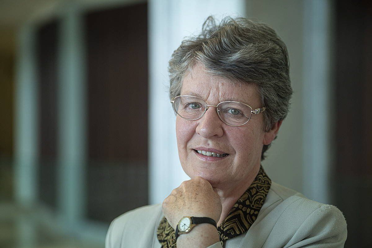 Jocelyn Bell Burnell, pulsar baten irrati seinalea lehen aldiz aurkitu zuen zientzialaria, 2019ko Passion For Knowledge jaialdian. JON URBE / FOKU