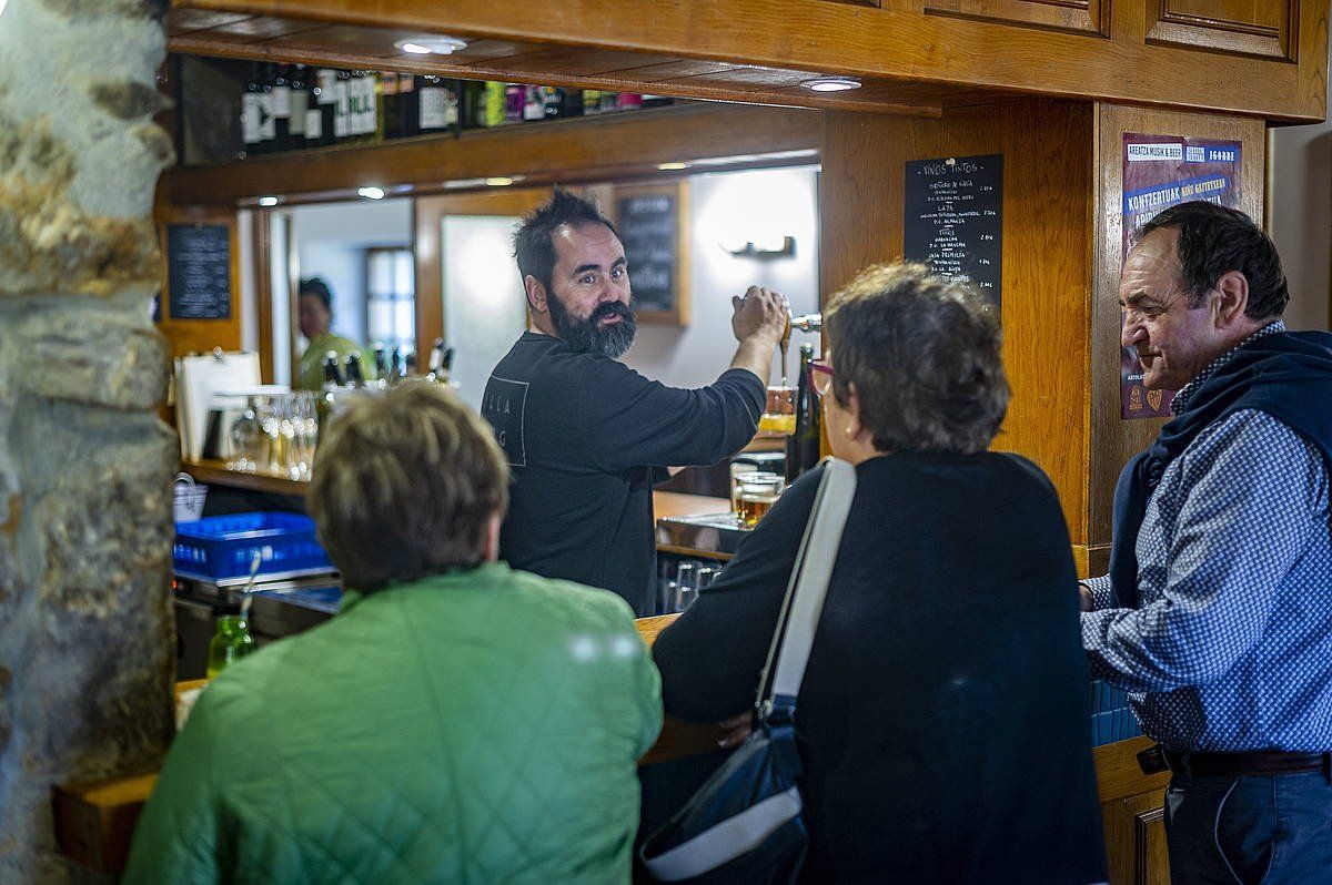 Ubideko (Bizkaia) Herriko Taberna. JAIZKI FONTANEDA / FOKU