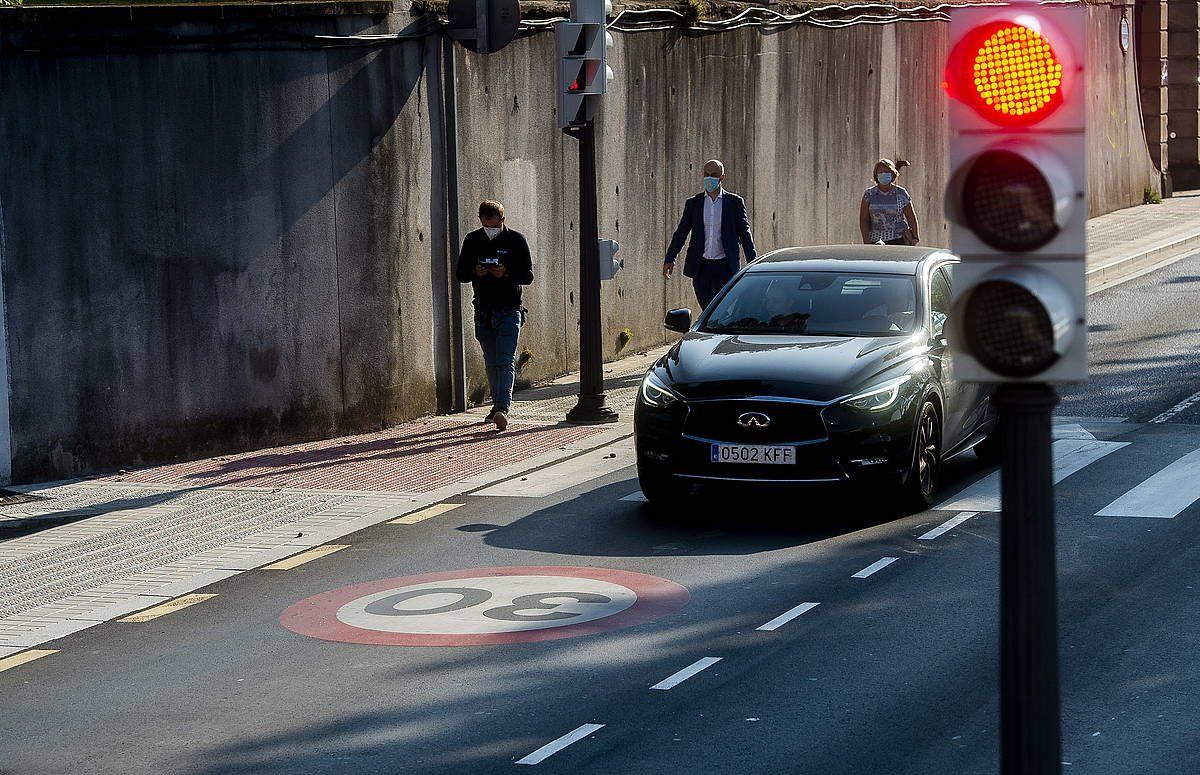 Bilbon abiadura muga 30 km/h-ra mugatu zuteneko irudi bat. LUIS JAUREGIALTZO, FOKU