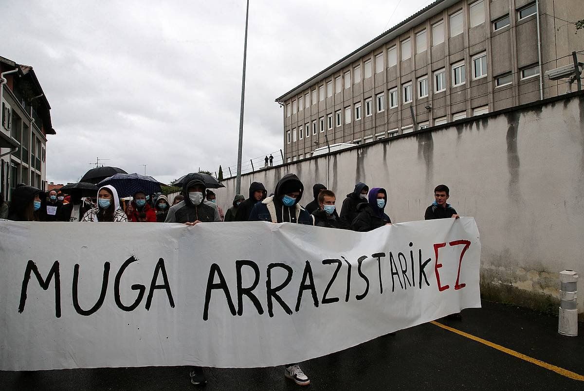 Irun eta Hendaia arteko kontrolak salatzeko protesta bat, Hendaian. BOB EDME