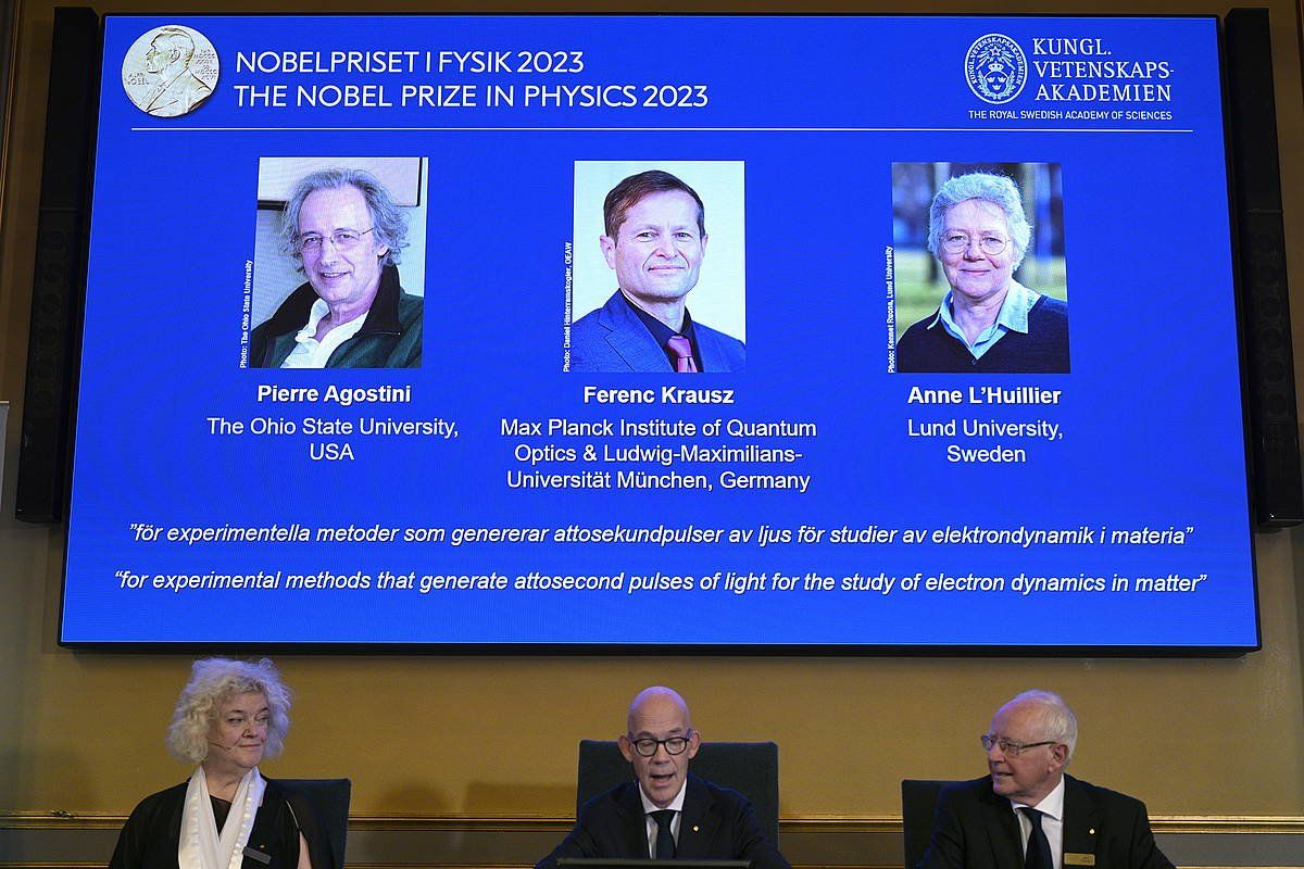 Fisikako nobel sariaren irabazleak iragarri ditu gaur Suediako Zientzien Akademiak. ANDERS WIKLUND / EFE