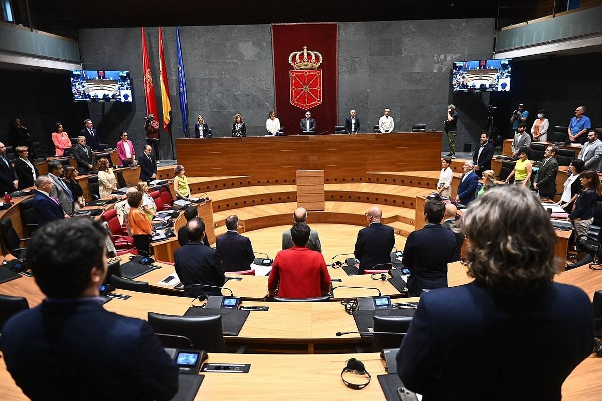 Nafarroako Parlamentua irailean. NAFARROAKO PARLAMENTUA