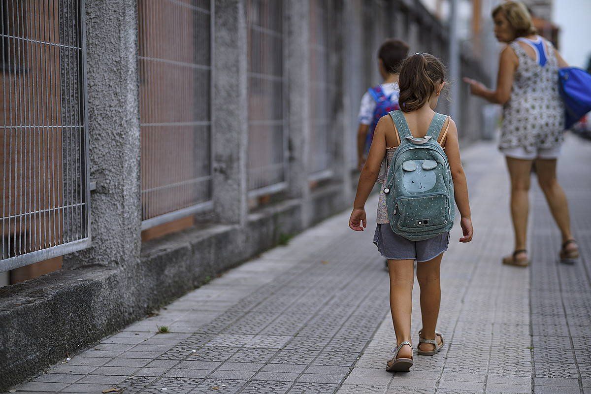 Biktimak deklaratzeko baliabide egokiak behar direla dio Save the Children erakundeak. ARITZ LOIOLA / FOKU