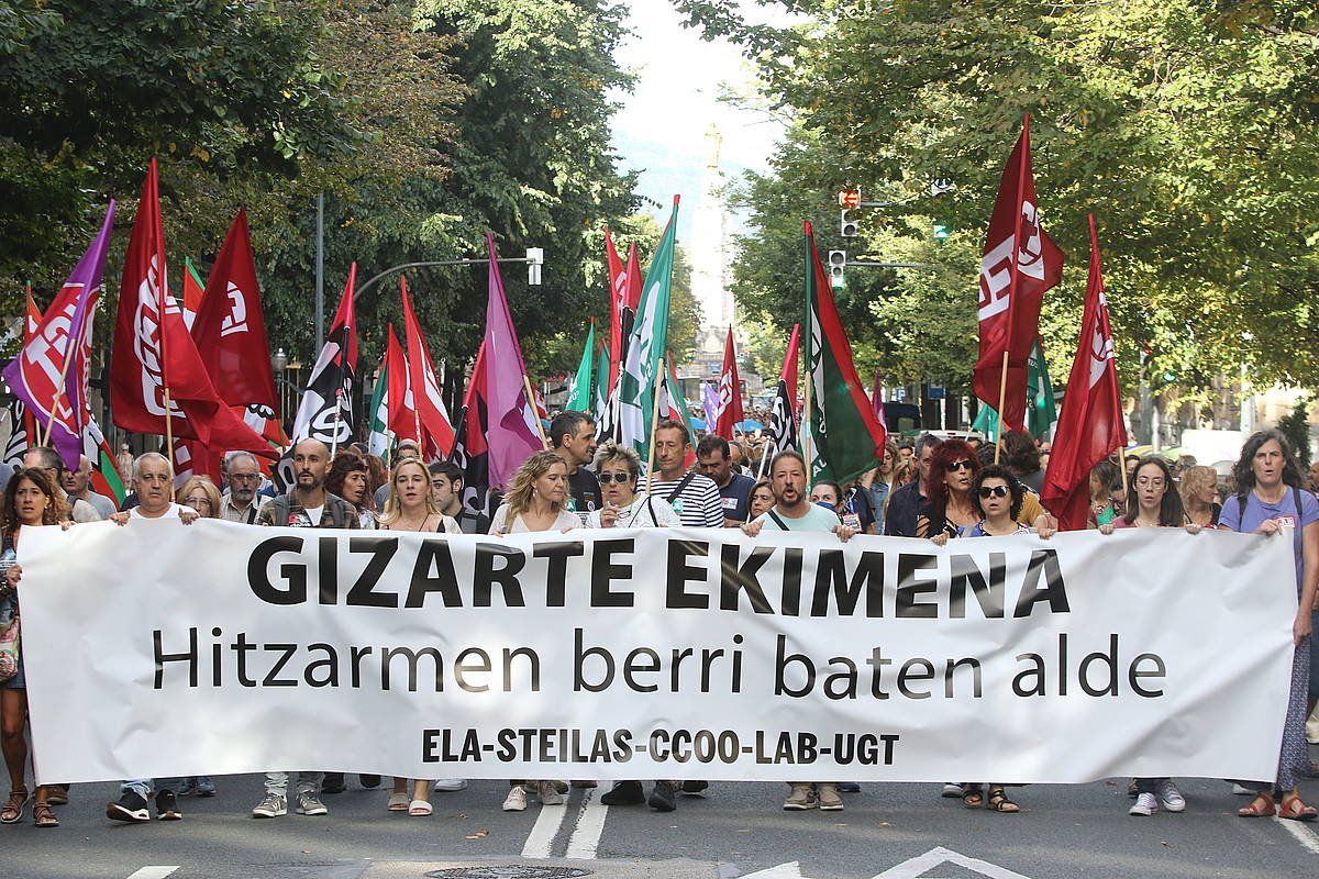 Lehenbiziko greba eguna egin dute gaur, Bilbon. OSKAR MATXIN/FOKU
