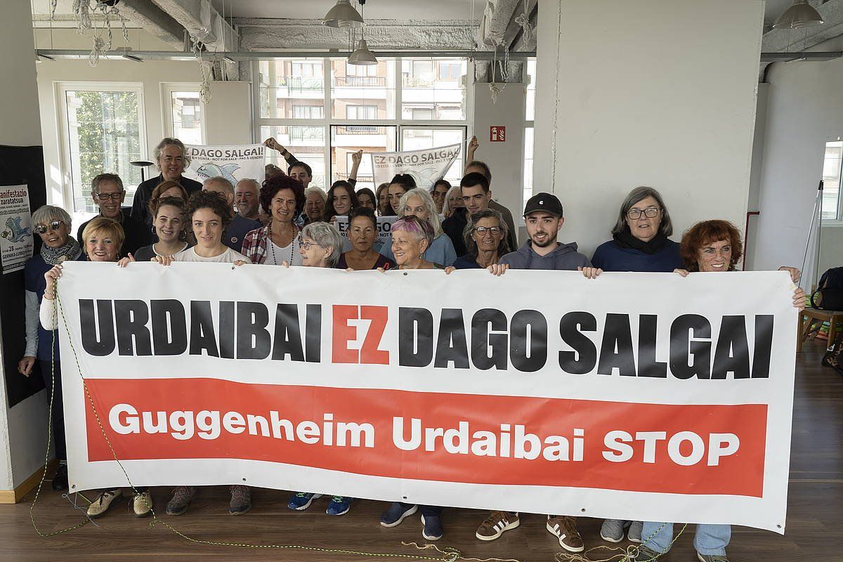 Urdaibaiko Guggenheimen aurkako manifestazioa deitzeko agerraldia, arxiboko irudi batean. RAUL BOGAJO / FOKU