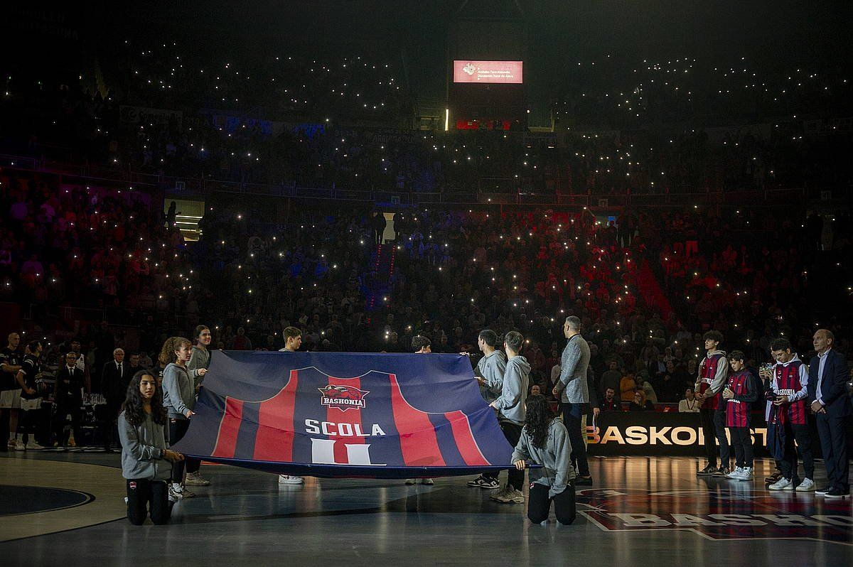 Buesa Arena pabiloia atzo, Baskonia eta Partizan taldeen arteko partida hasi aurretik. JAIZKI FONTANEDA/ FOKU