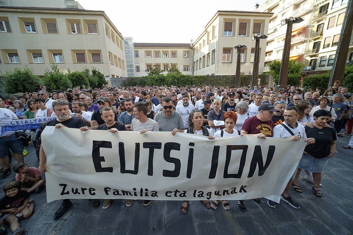 Iragan ekainean Donostian eginiko elkarretaratzea, Ion Aranbururi babesa adierazteko. JON URBE/ FOKU