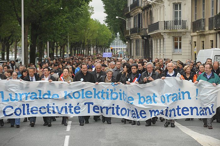 Lurralde elkargoaren alde Baionan egindako manifestazioa, iragan urtarrilean. GAIZKA IROZ