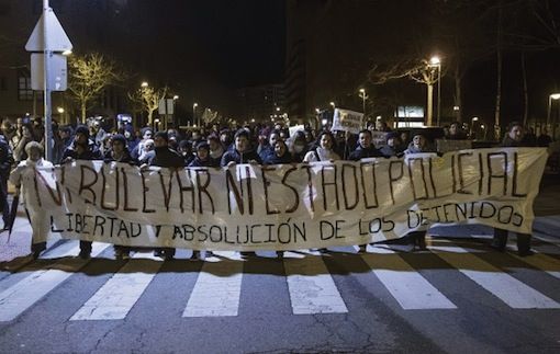 Manifestazioa, protestetan atxilotutakoak askatzeko eskatuz. SANTI OTERO / EFE