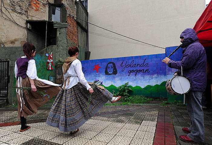 Yolanda Gonzalezen aldeko omenaldia. MARISOL RAMIREZ, ARP