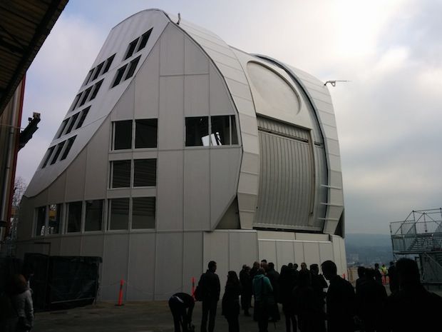 Teleskopioaren domoa. L. M., ARP