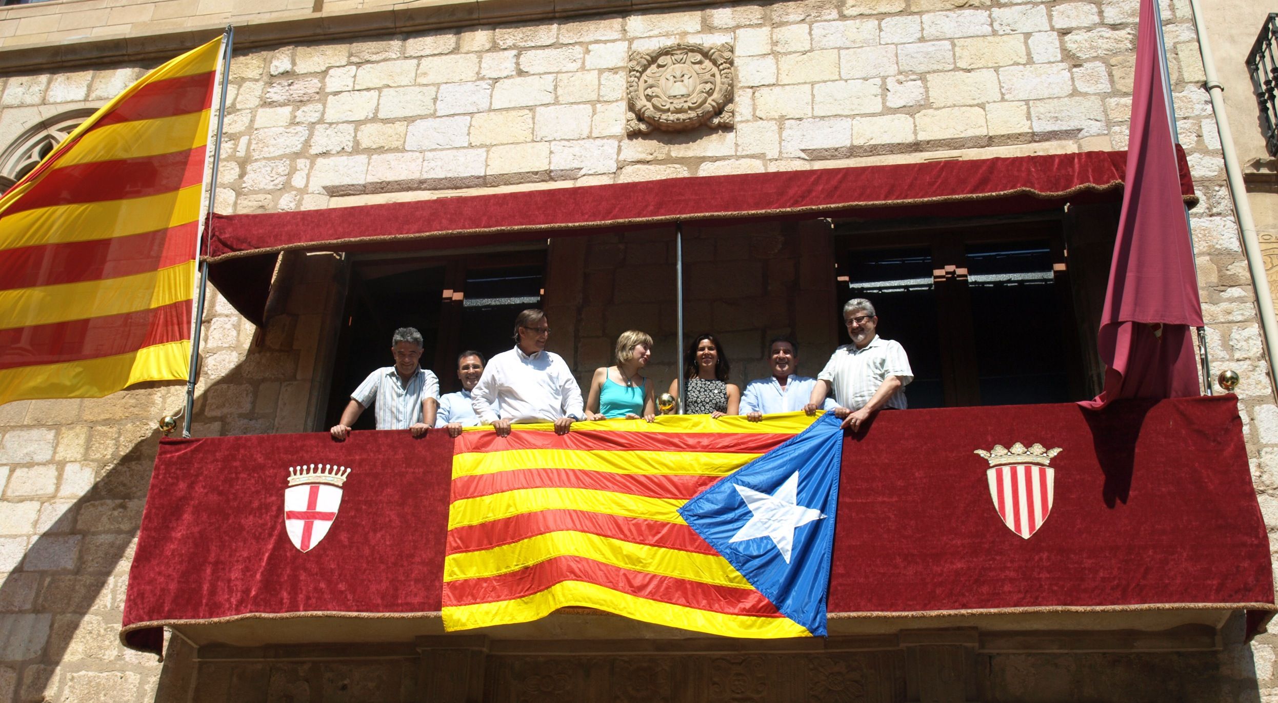 Udalbiltzako eta AMIko arduradunak, gaur, Montblancen (Tarragona, Herrialde Katalanak).