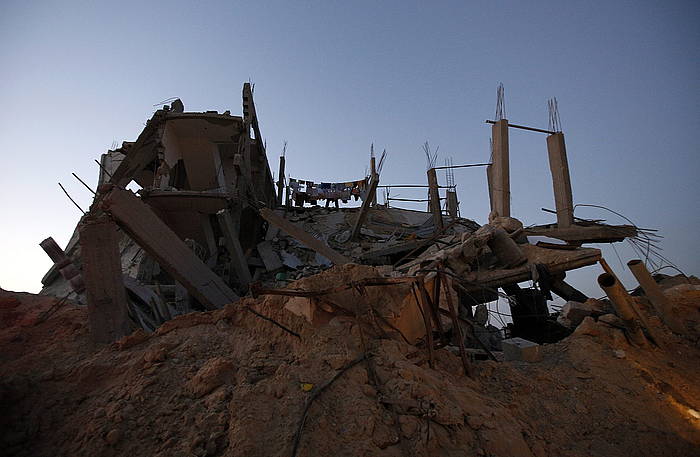 Suntsitutako etxe bat, Gazan. MOHAMMED SABER / EFE
