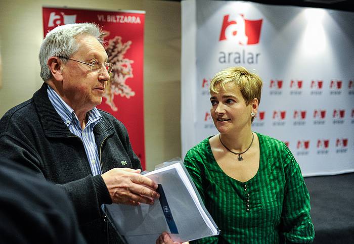 Rebeka Ubera eta Patxi Zabaleta, gaurko kongresuan. JAGOBA MANTEROLA / ARGAZKI PRESS