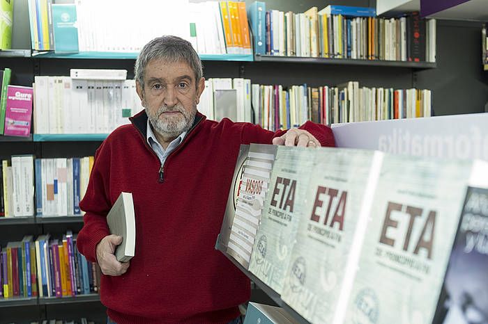 Jose Felix Azurmendi, aurreko astean, Donostian bere liburu berriarekin. JON URBE, ARGAZKI PRESS