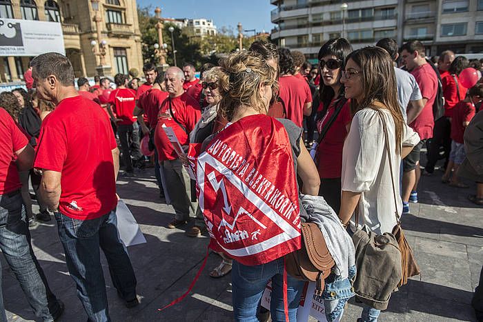 Goi tentsioko linearen aurkako manifestazioa, iaz, Donostian. GORKA RUBIO / ARGAZKI PRESS