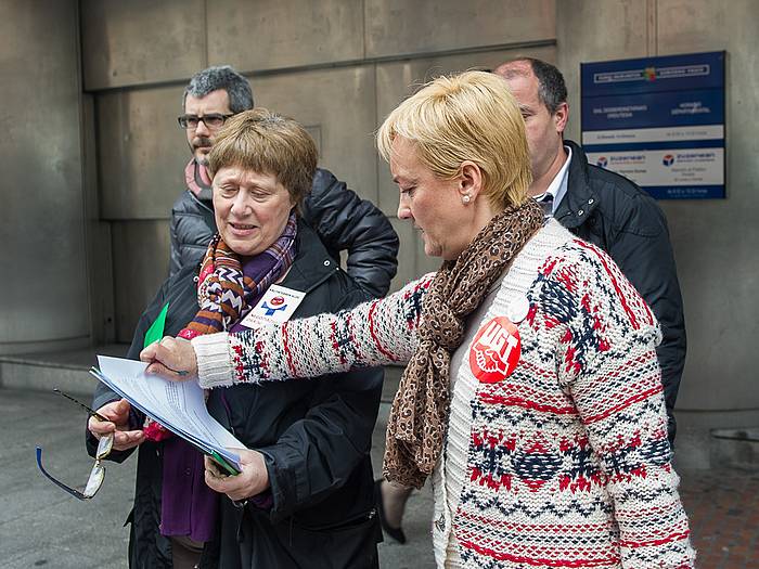 Sindikatuek eguerdian erregistratu dituzte greba deialdiak. MONIKA DEL VALLE / ARGAZKI PRESS