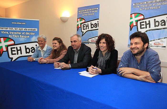 EH Baiko ordezkariak, bozen balorazioa egiten. BOB EDME