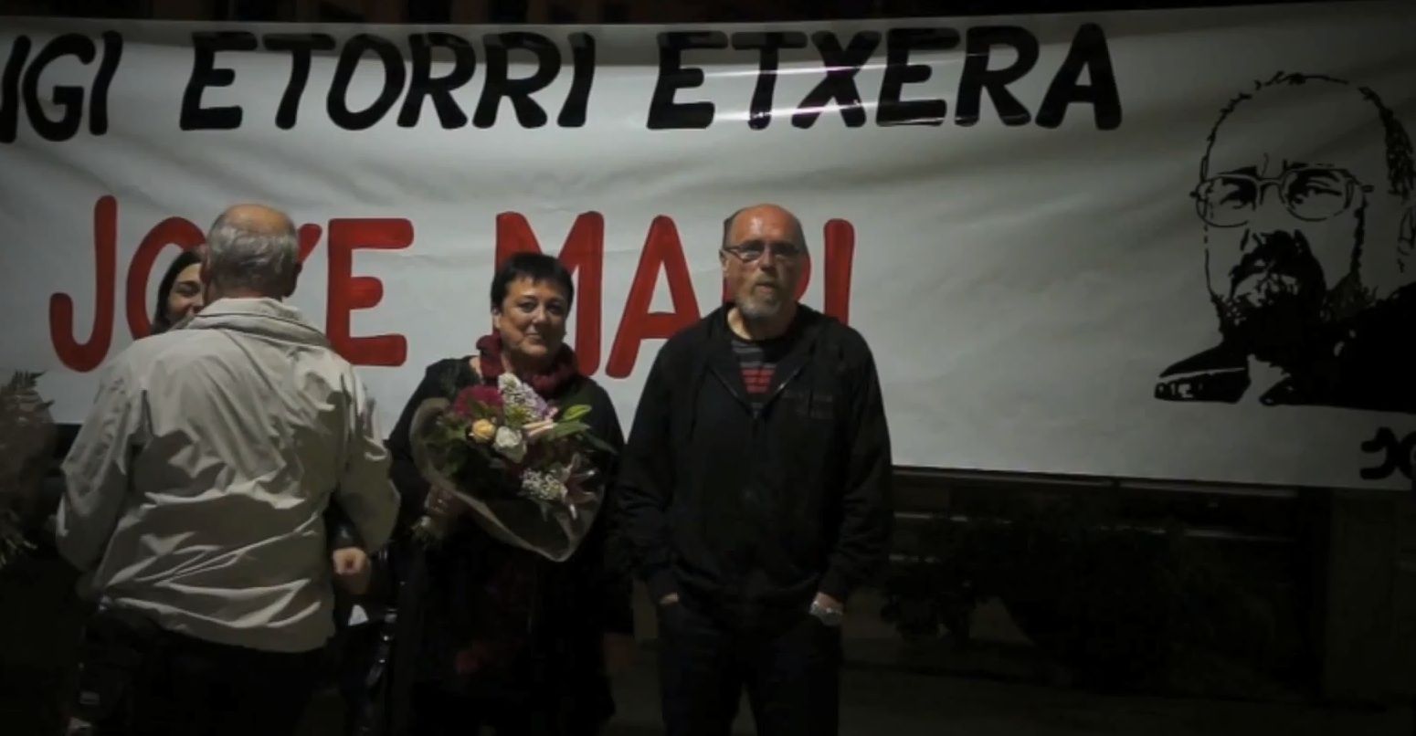 Joxe Mari Olarra, preso geratu ostean harrera egin ziotenean. 'TOLOSALDEKO ATARIA'