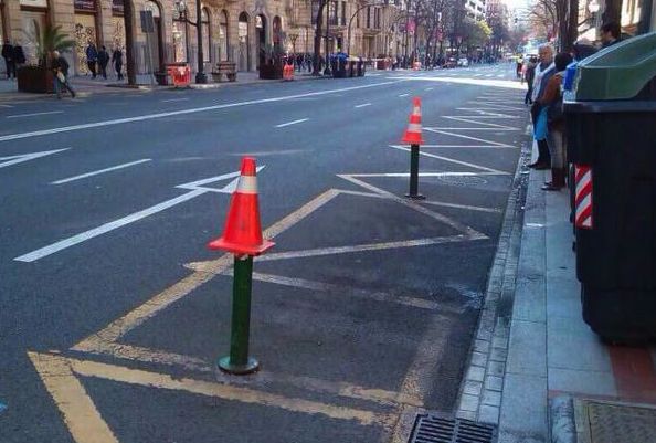 Bilboko helmugan istripua eragin zuten piboteak. UNAI ZUBELDIA