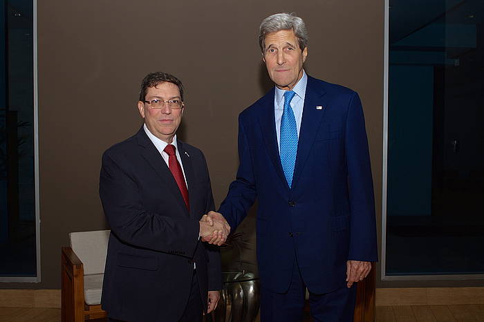 Bruno Rodriguez Kubako Atzerri ministroa eta John Kerry AEBetako Estatu idazkaria. GLEN JOHNSON / AEBETAKO GOBERNUA