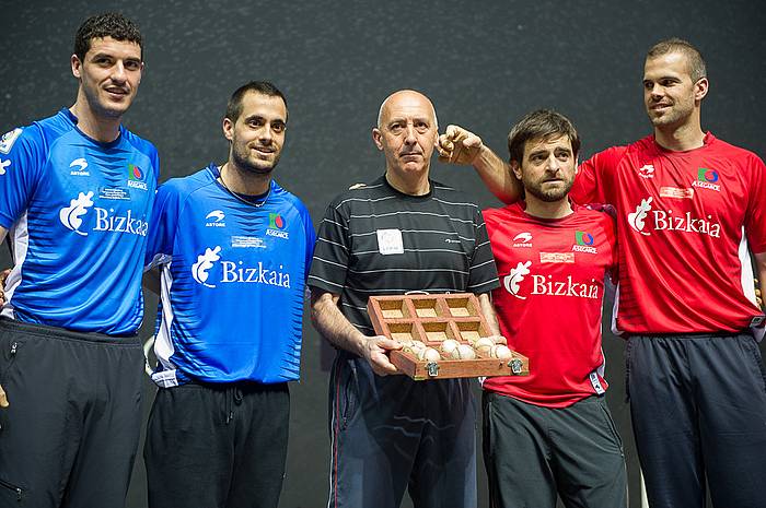 Finalistak, pilota aukeraketan. ARGAZKI PRESS
