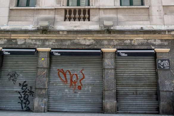 Bilboko Kafe Antzokia, itxita.Hala daude Euskal Herrikoaretoak egunotan. MARISOL RAMIREZ / FOKU. Bilboko Kafe Antzokia, itxita.Hala daude Euskal Herrikoaretoak egunotan. MARISOL RAMIREZ / FOKU.