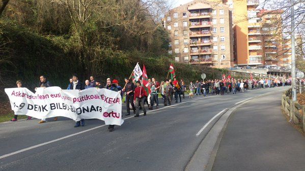 Martuteneko espetxera egin duten martxaren irudi bat. SORTU