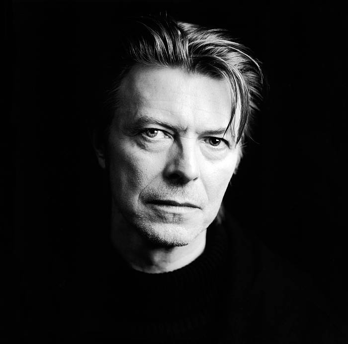 68 urterekin hil da David Bowie musikaria. BERRIA