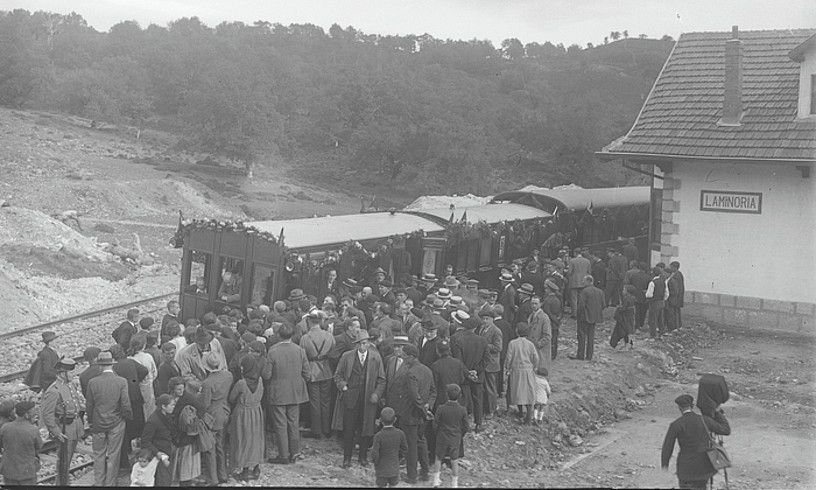 Tren txikiaren laratzean.