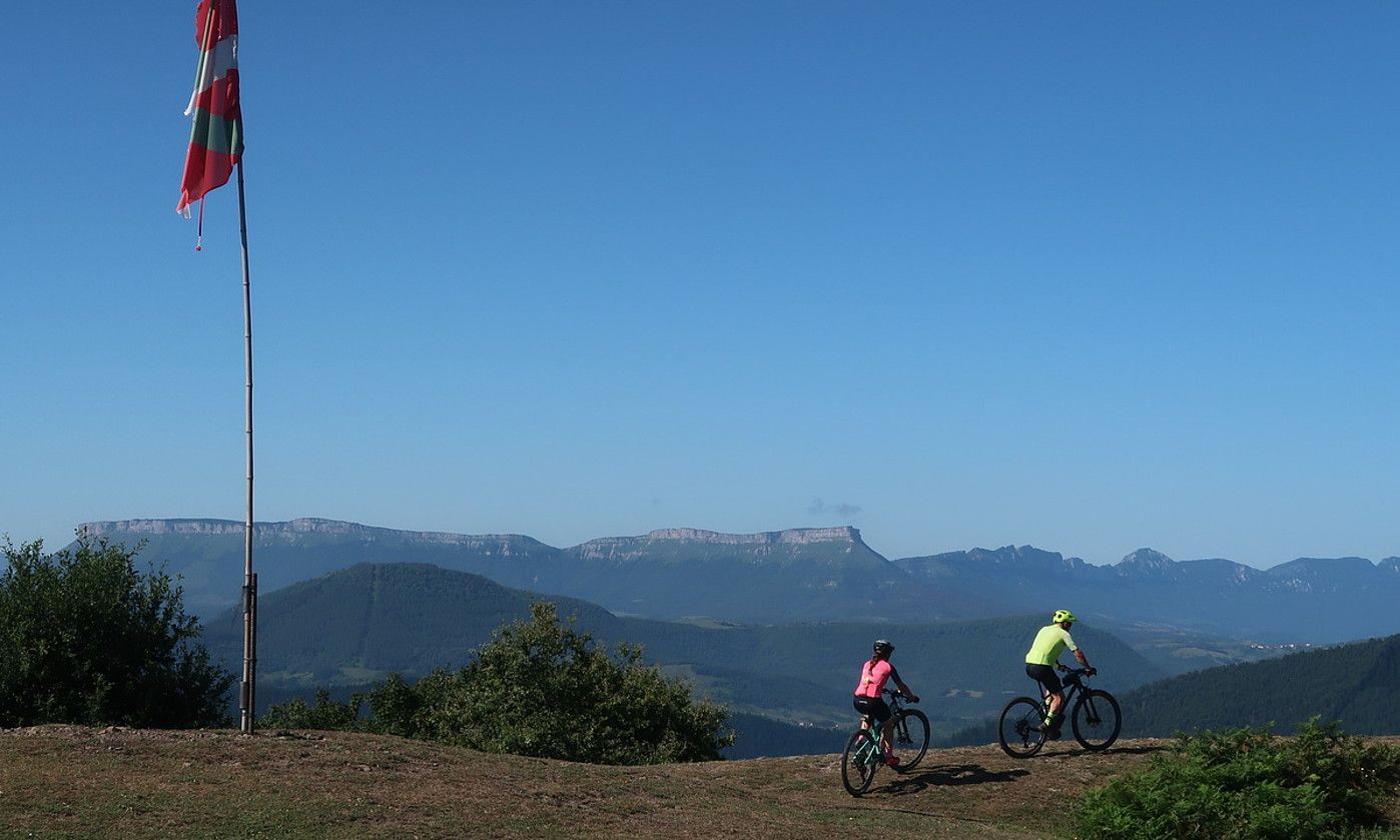 Santxosolo mendilerroa, Enkarterriko behatokia.