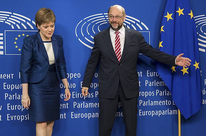 Sturgeon Eskoziako lehen ministroa Schulz Europako Parlamentuko presidetearekin gaur, Bruselan. OLIVIER HOSLET