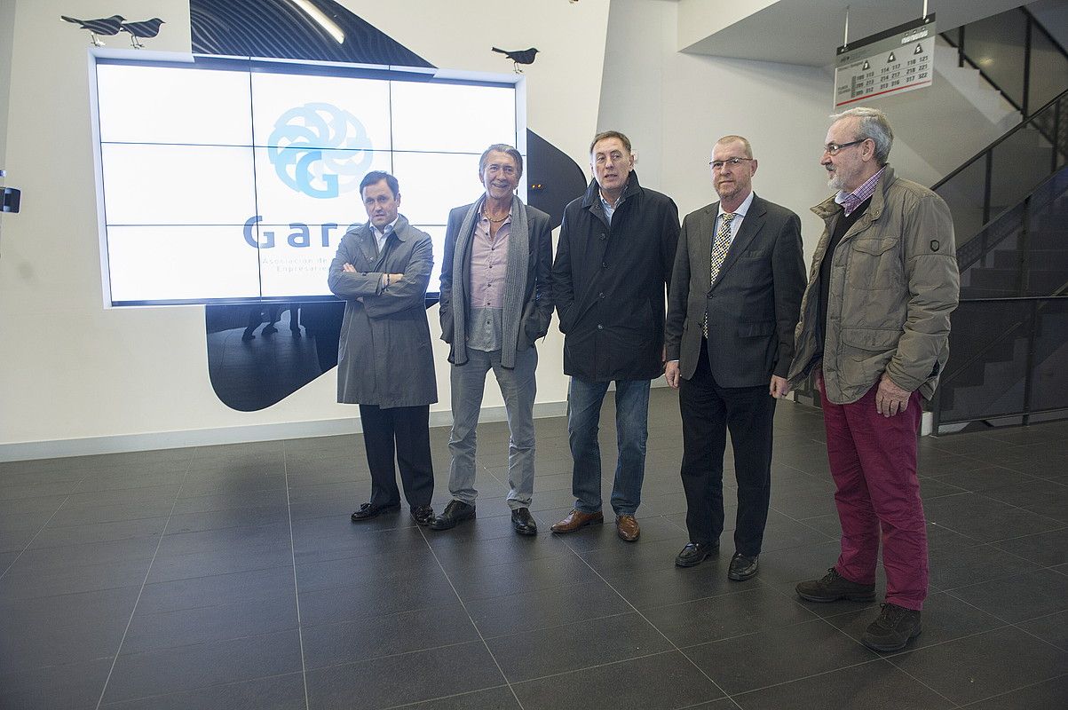 Garen enpresari taldeko zuzendaritzako kideak. Erdian, Iñaki Zuloaga presidentea. JON URBE / ARGAZKI PRESS.