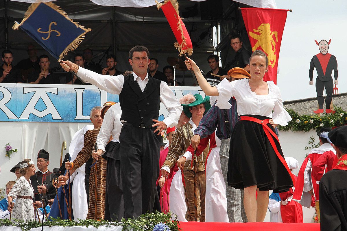 Ahotsezko grabaketak biltzeaz gain, hainbat argitalpen kaleratu ditu zubereraz Sü Azia elkarteak. SÜ AZIA.