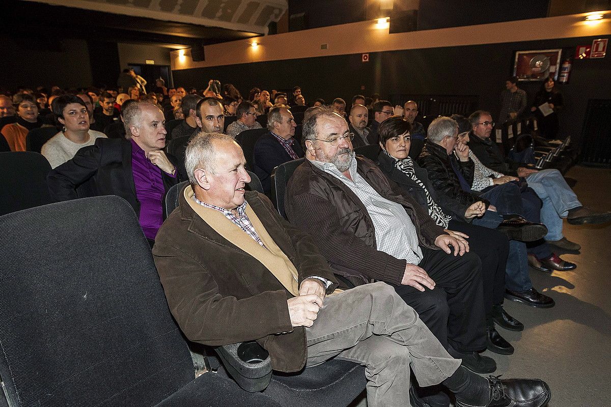 Dozenaka lagunek ikusi zuten, igandean, Egunkaria-ren sorrerari buruzko dokumentala, Durangon. ARITZ LOIOLA / ARGAZKI PRESS.