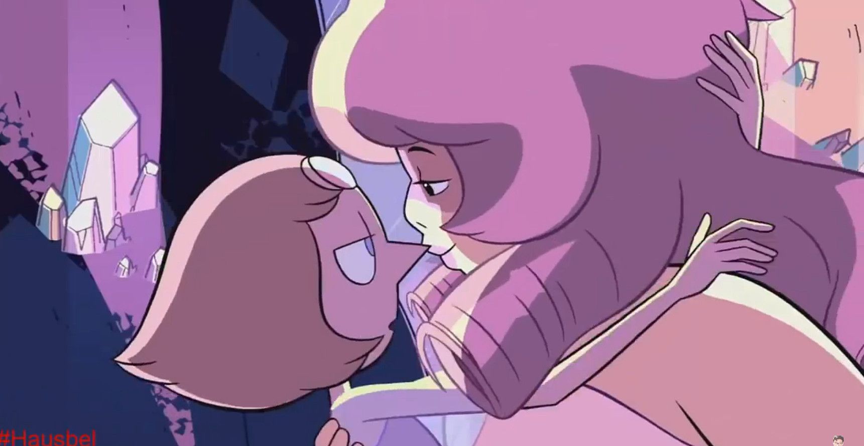 Perla eta Kuartzo Arrosa Steven Universe saioko pertsonaiak, zentsuratu duten eszenan. BERRIA. Perla eta Kuartzo Arrosa Steven Universe saioko pertsonaiak, zentsuratu duten eszenan. BERRIA.