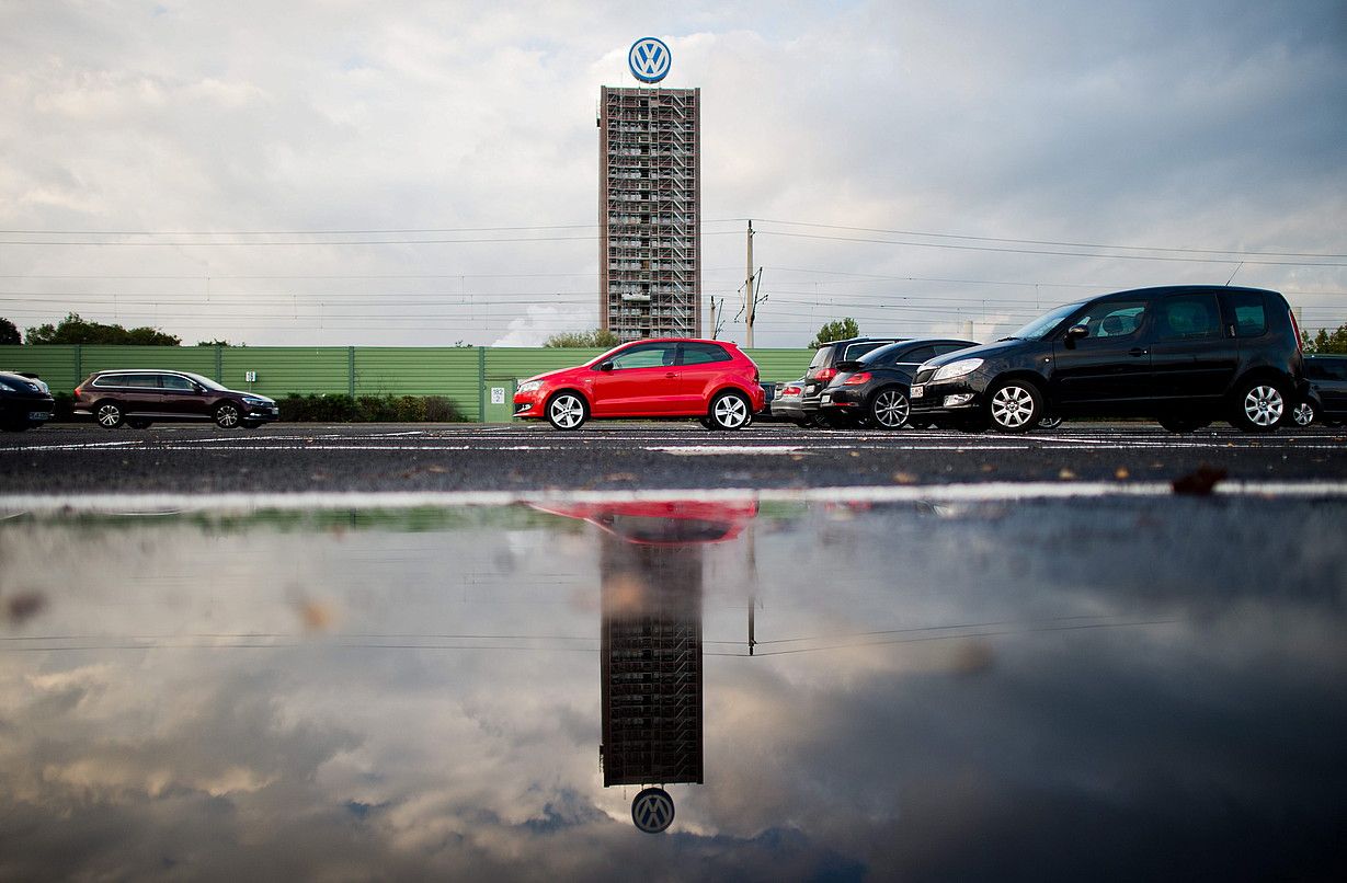 Volkswagenek Wolfsburgen dituen lantegietako bat. JULIAN STRATENSCHULTE / EFE.