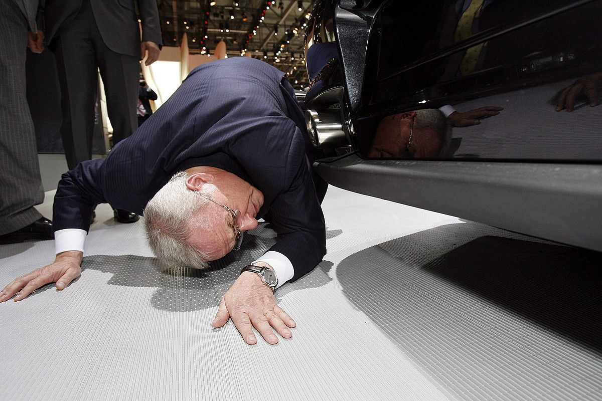 Martin Winterkorn Volkswagenen presidentea Genevako auto azokan, aurtengo martxoan. MARIJAN MURAT / EFE. Martin Winterkorn Volkswagenen presidentea Genevako auto azokan, aurtengo martxoan. MARIJAN MURAT / EFE.