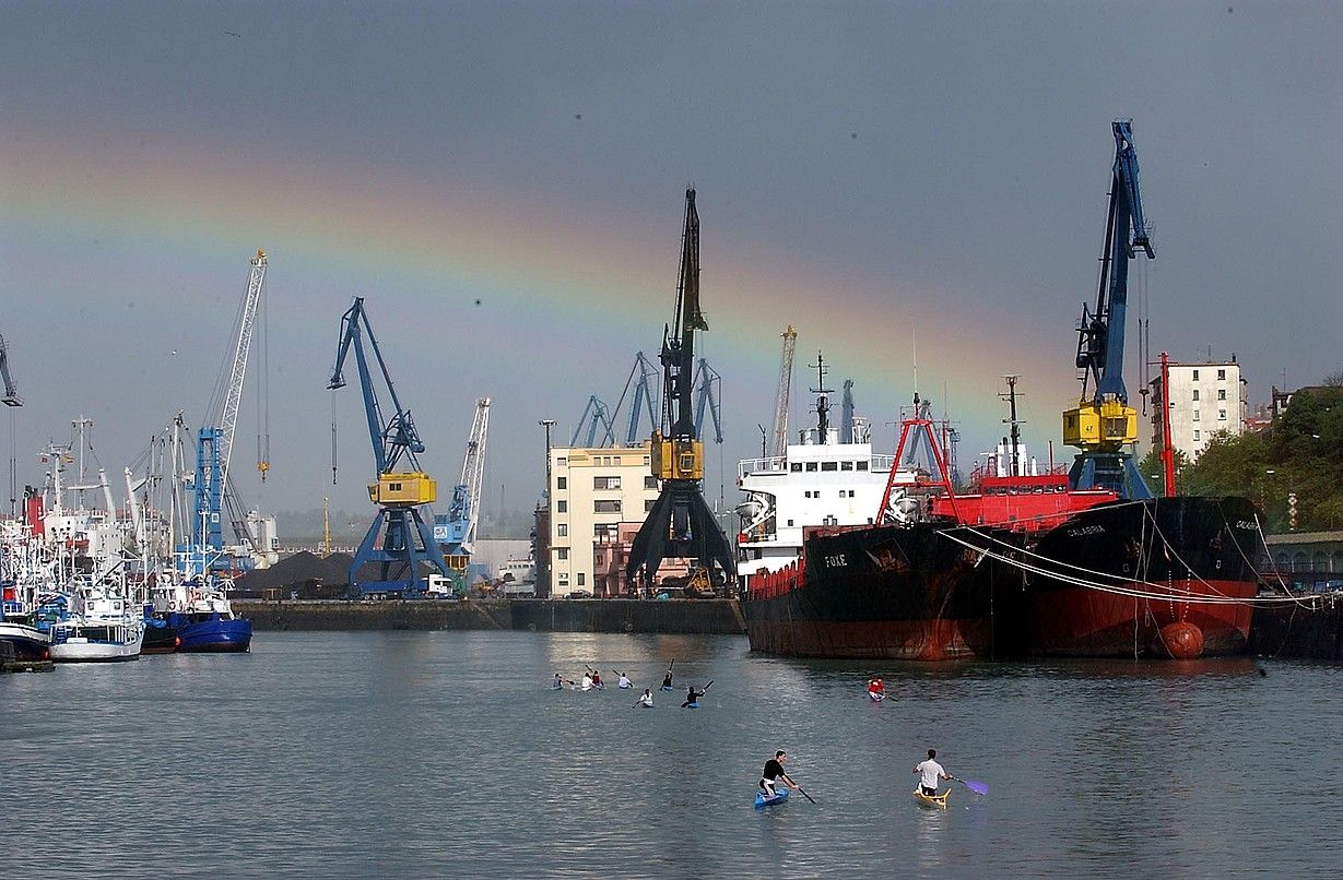 Proiektu berriak portuko ekintzen eraginkortasuna eta inguruarekiko uztarketa bermatuko du. JUAN CARLOS RUIZ / ARGAZKI PRESS. Proiektu berriak portuko ekintzen eraginkortasuna eta inguruarekiko uztarketa bermatuko du. JUAN CARLOS RUIZ / ARGAZKI PRESS.