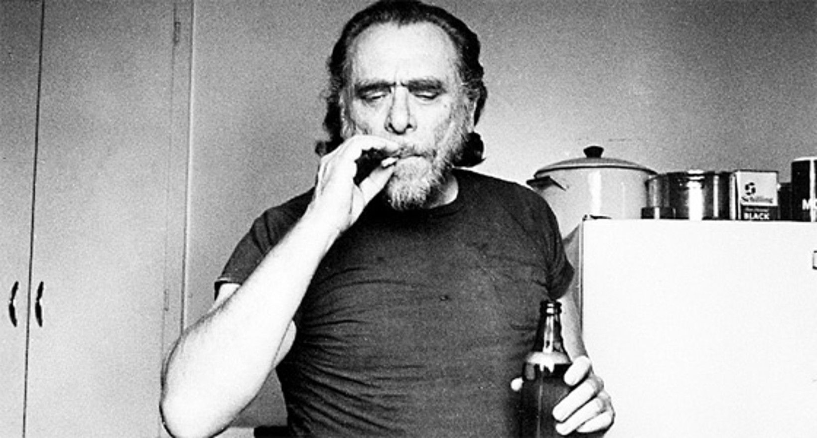 Charles Bukowski idazle estatubatuarra (1920-1994); antiheroiaren irudia.