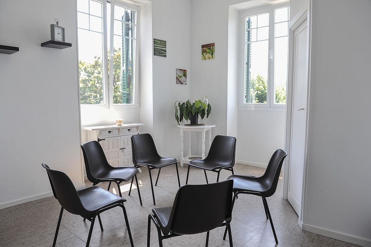 Terapia egiteko txoko bat, Gizakia Helbururen egoitza batean. IDOIA ZABALETA / ARP.