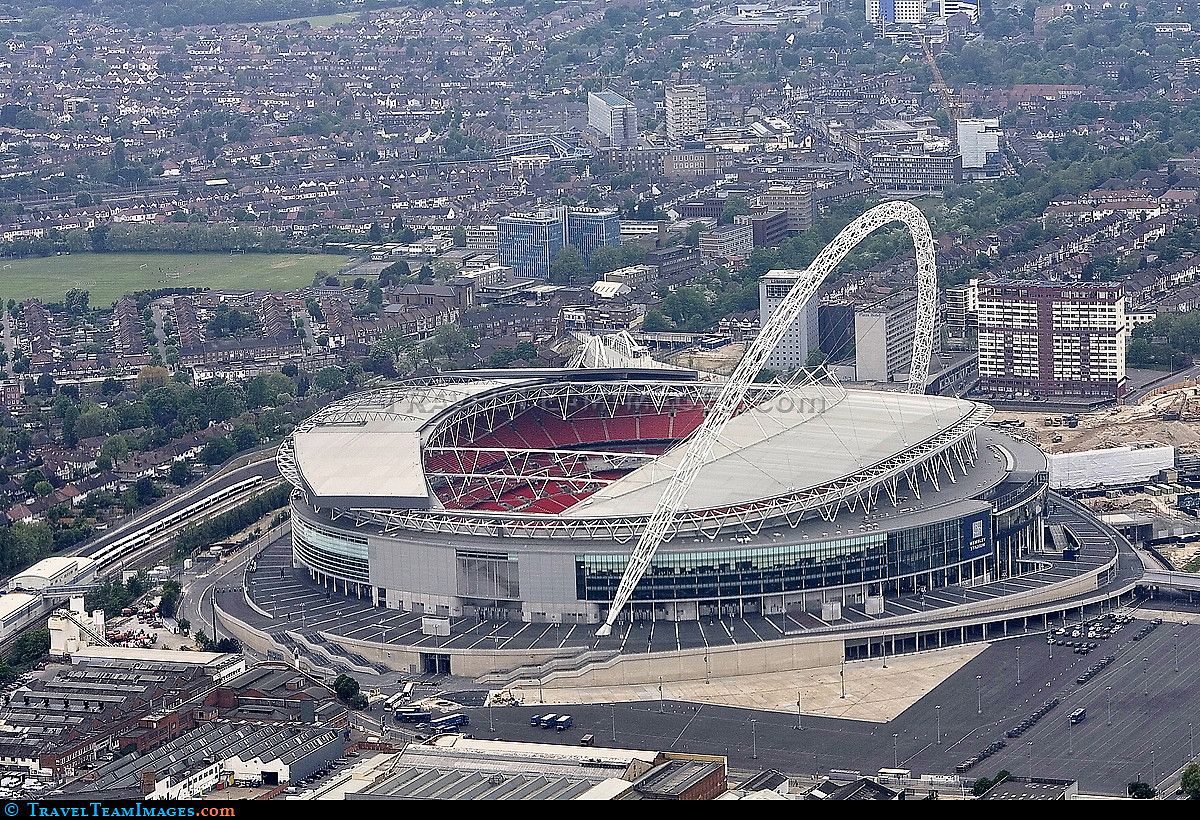 Erabat egitura modernoa dauka 2007an eraiki zuten estadioak, eta harmailen gaineko arkua da bereizgarri nagusia. BERRIA.