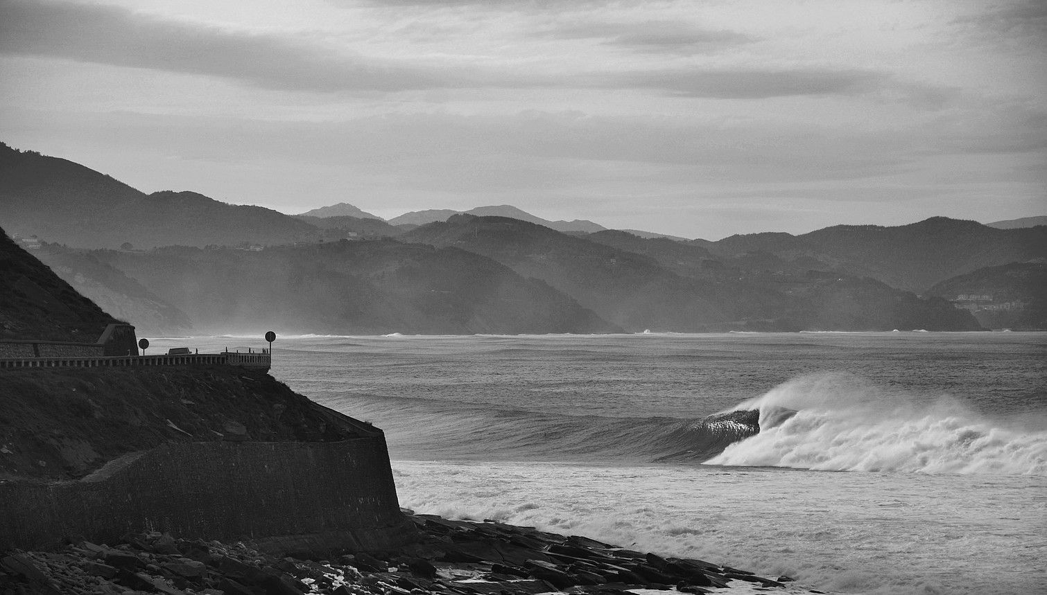 Punta Galeako iazko proban parte hartu zuten surflariekin dago grabatuta film laburra. JON ASPURU.