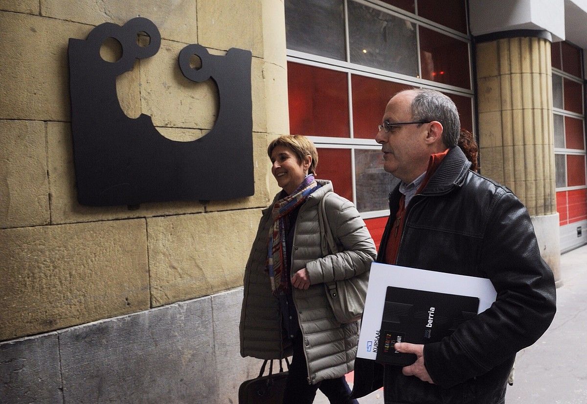 Izagirre, Donostia 2016 fundazioaren bilera baterako bidean. JON URBE / ARP.