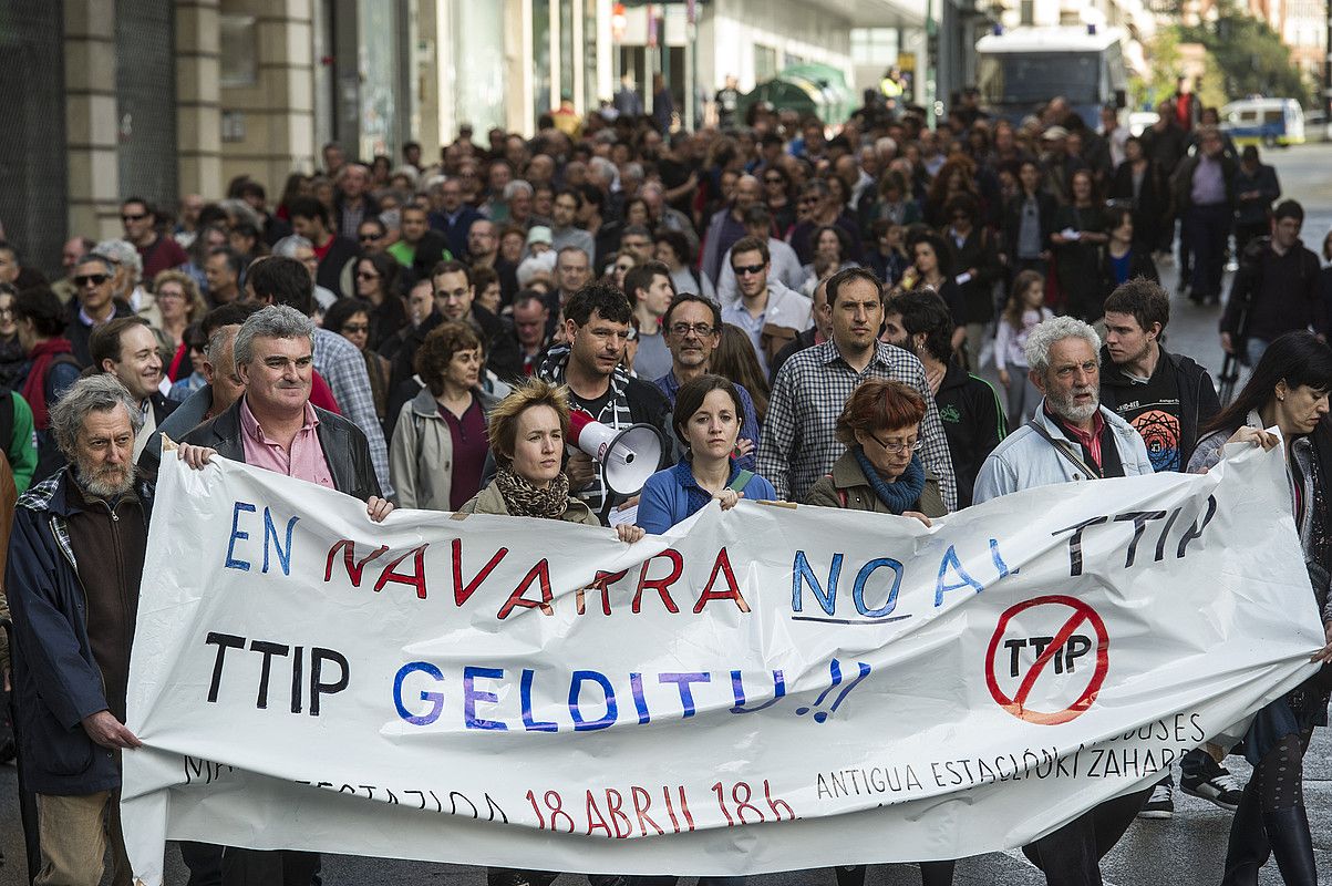 TTIParen kontrako manifestazioa, atzo, Iruñean. JAGOBA MANTEROLA / ARGAZKI PRESS. TTIParen kontrako manifestazioa, atzo, Iruñean. JAGOBA MANTEROLA / ARGAZKI PRESS.