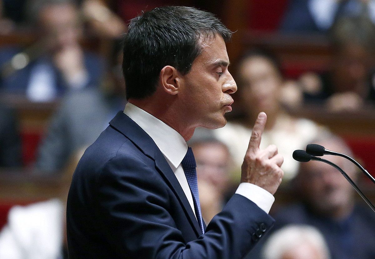 Manuel Valls, Frantziako Asanblea Nazionalean egindako hitzaldi batean. IAN LANGSDON / EFE.
