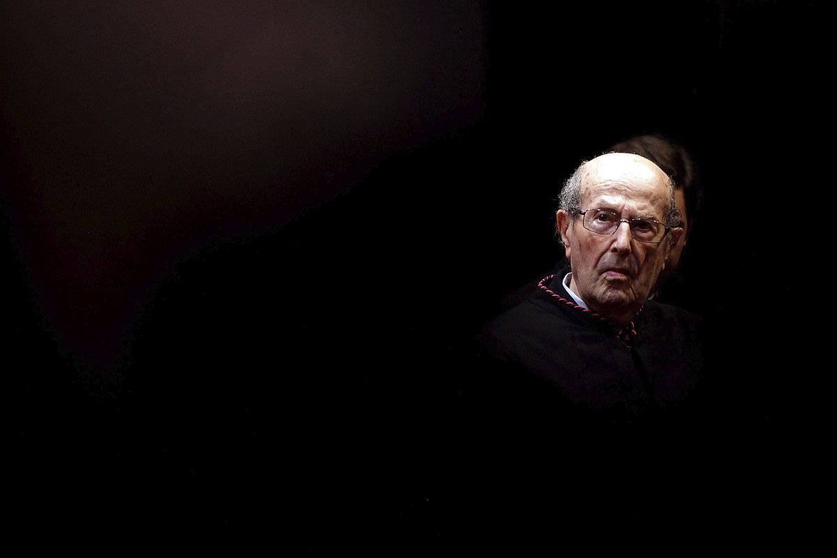 Manoel de Oliveira, 2011ko azaroaren 11n, Porton. JOSE COELHO / EFE. Manoel de Oliveira, 2011ko azaroaren 11n, Porton. JOSE COELHO / EFE.