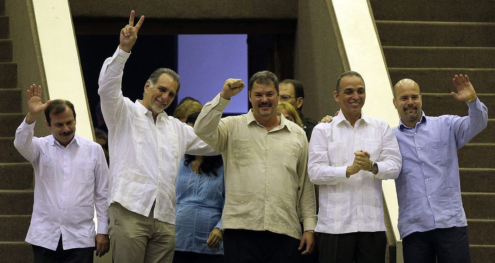 Fernando Gonzalez, Rene Gonzalez, Ramon Labañino, Antonio Guerrero eta Gerardo Hernandez, Habanara iritsi berritan. ALEJANDRO ERNESTO / EFE.