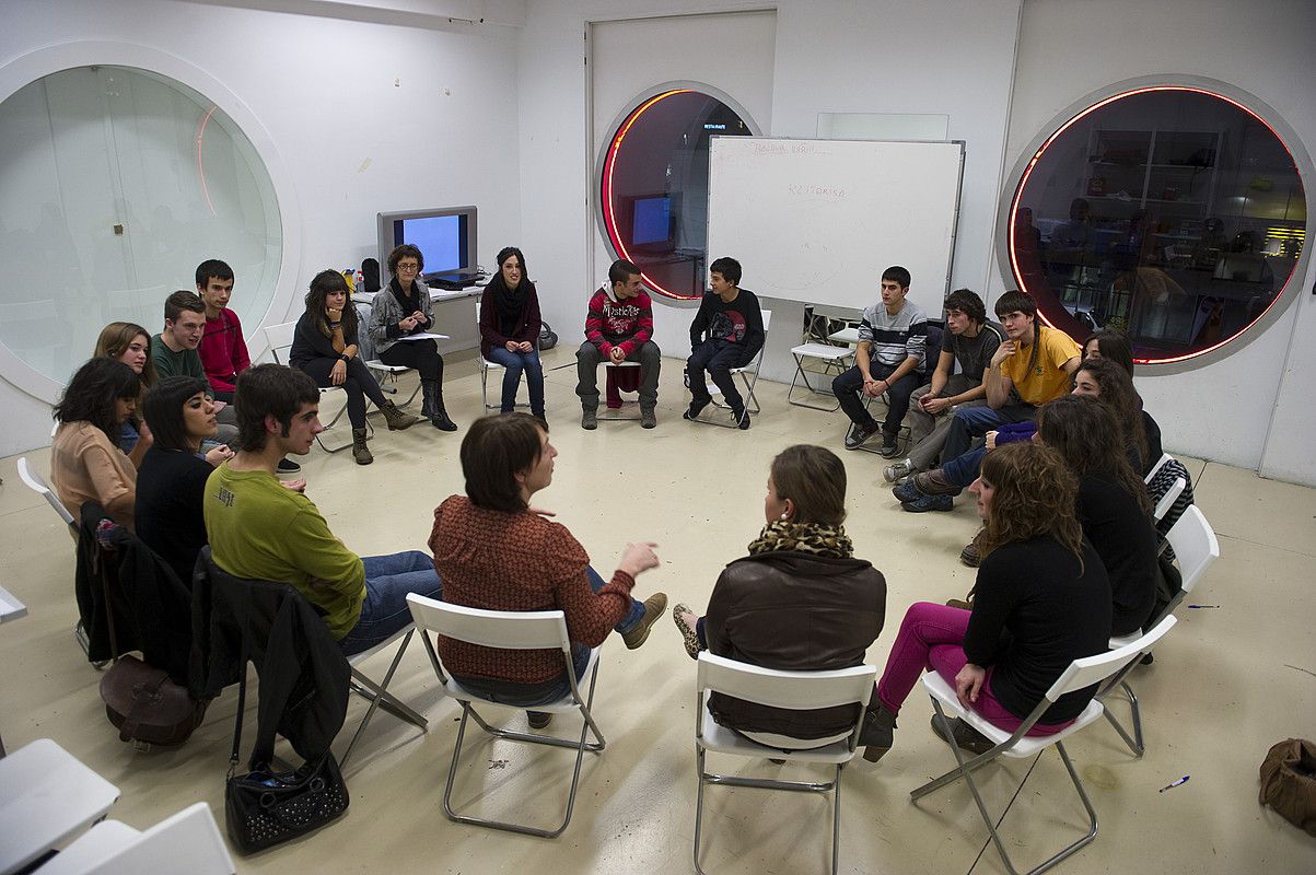 Gazteekin prebentzioa landu nahi du Nafarroako Gobernuak. JUANAN RUIZ / ARP.